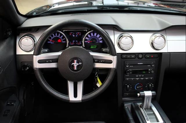 Photo of 2005 Black Clearcoat Ford Mustang