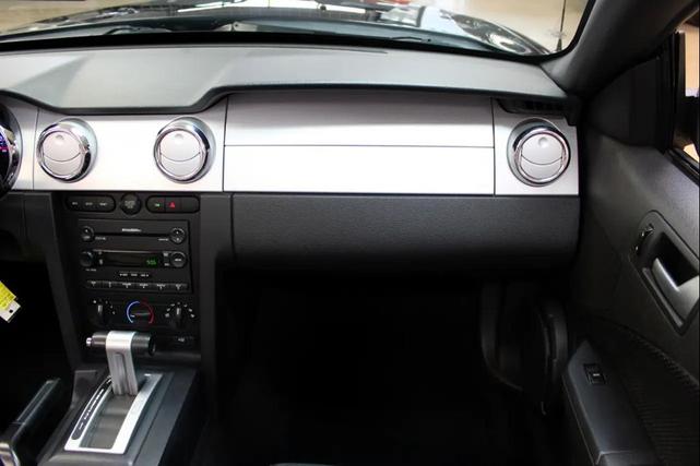 Photo of 2005 Black Clearcoat Ford Mustang