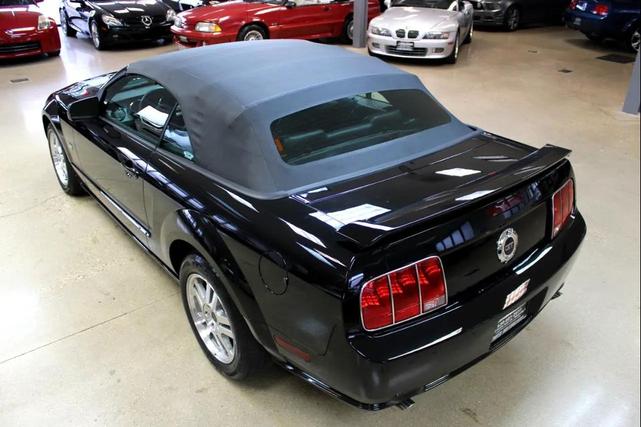Photo of 2005 Black Clearcoat Ford Mustang