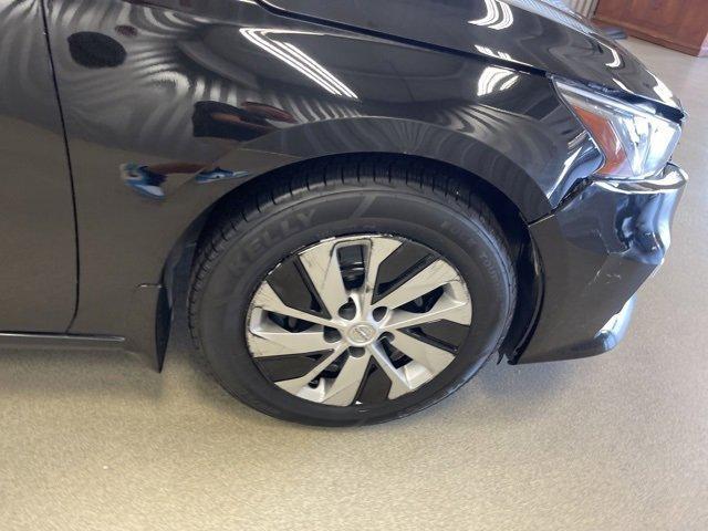 Photo of 2021 Black Nissan Altima