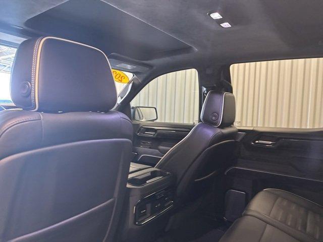 Photo of 2023 Summit White GMC Sierra 1500