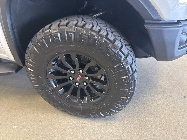 Photo of 2023 Summit White GMC Sierra 1500