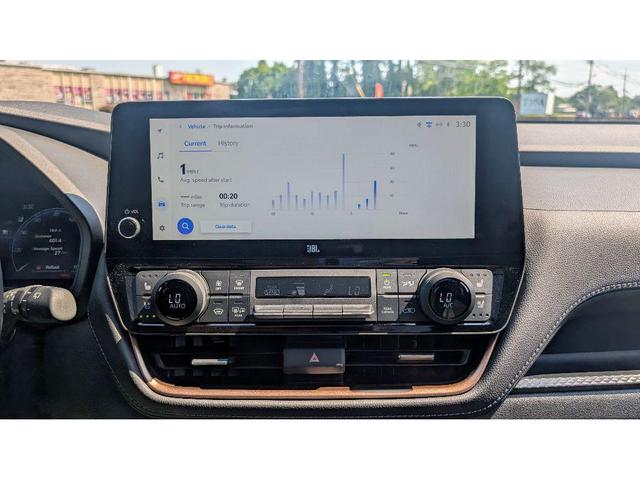 Photo of 2024 Coastal Cream Toyota Grand Highlander Hybrid