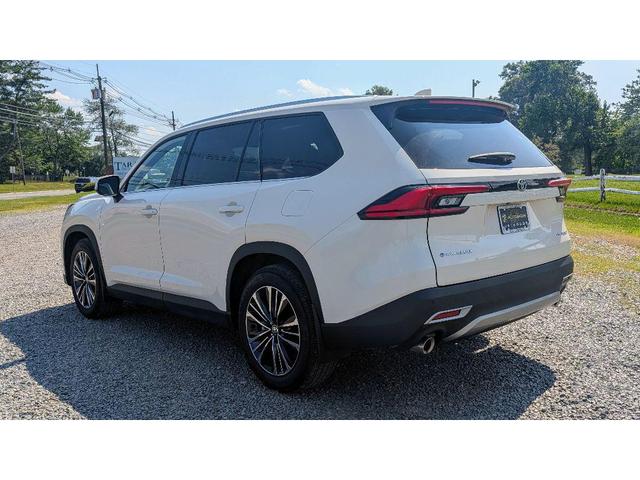 Photo of 2024 Coastal Cream Toyota Grand Highlander Hybrid