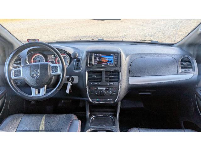 Photo of 2019 Indigo Blue Clearcoat Dodge Grand Caravan