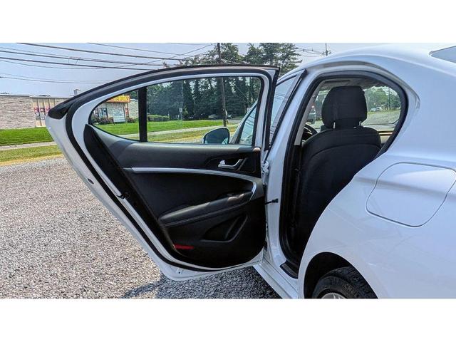 Photo of 2021 Uyuni White Genesis G70