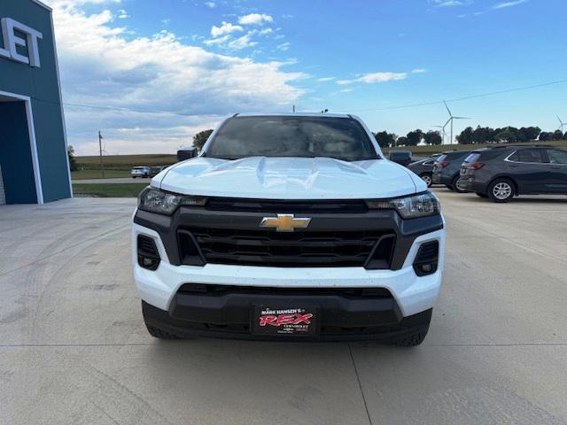 Photo of 2023 Summit White Chevrolet Colorado