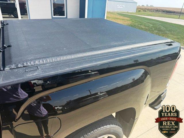 Photo of 2022 Onyx Black GMC Canyon
