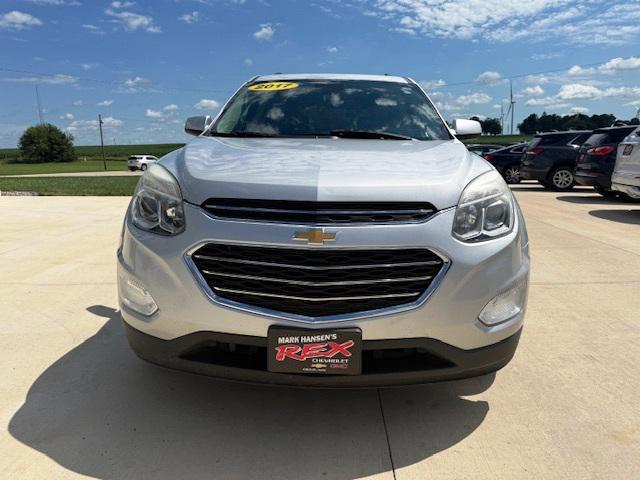 Photo of 2017 Silver Ice Metallic Chevrolet Equinox