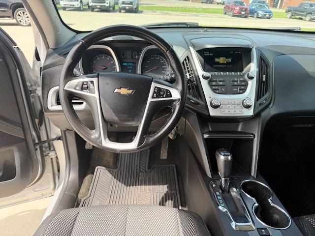 Photo of 2017 Silver Ice Metallic Chevrolet Equinox