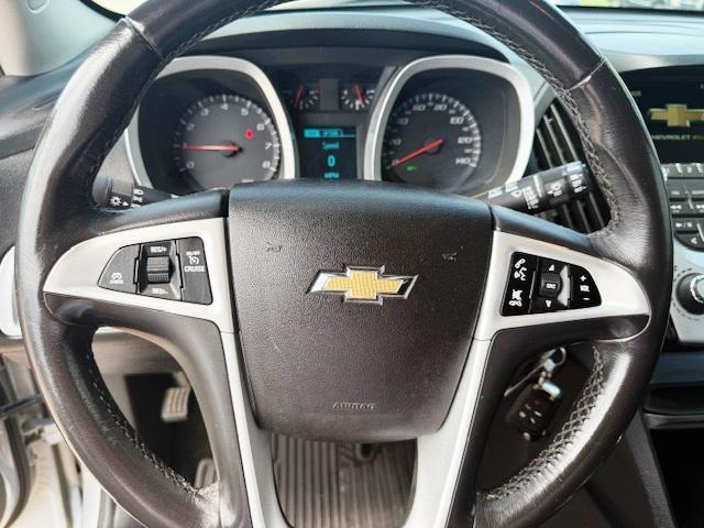 Photo of 2017 Silver Ice Metallic Chevrolet Equinox