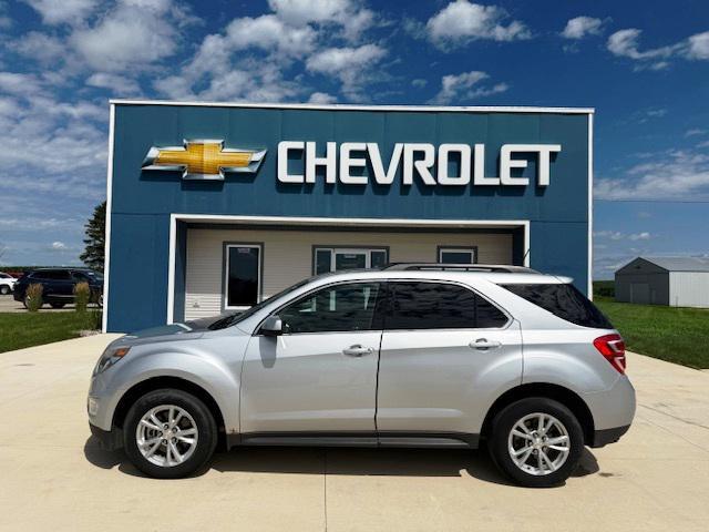 Photo of 2017 Silver Ice Metallic Chevrolet Equinox