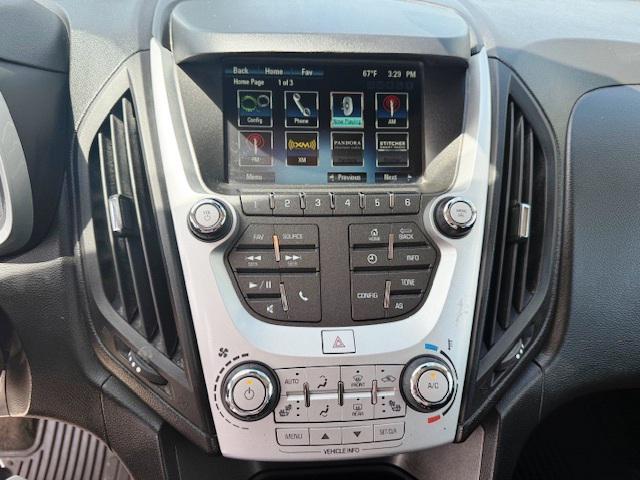 Photo of 2017 Silver Ice Metallic Chevrolet Equinox