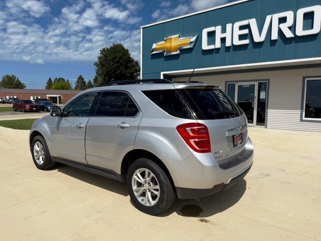 Photo of 2017 Silver Ice Metallic Chevrolet Equinox