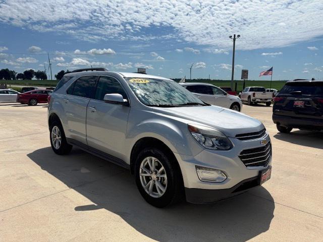 Photo of 2017 Silver Ice Metallic Chevrolet Equinox