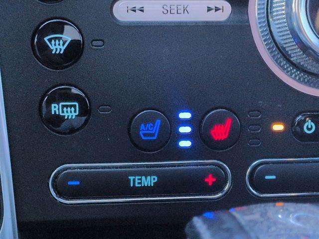 Photo of 2016 MAGNETIC METALLIC Ford Explorer