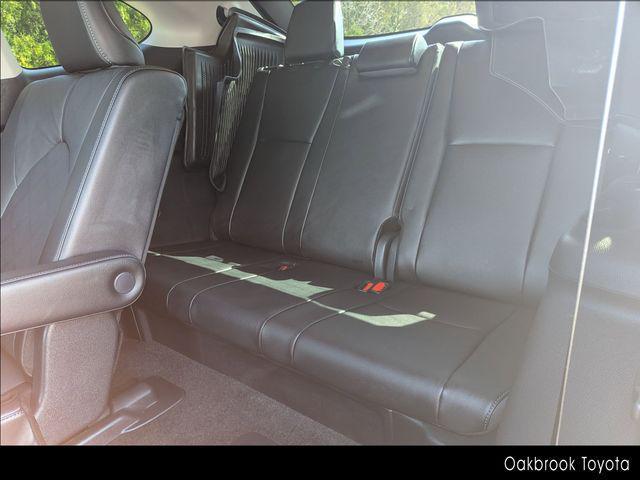Photo of 2024 Magnetic Gray Metallic Toyota Highlander