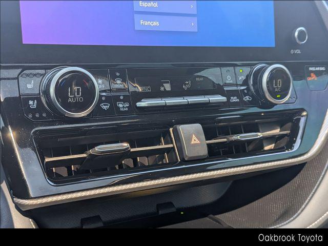 Photo of 2024 Magnetic Gray Metallic Toyota Highlander