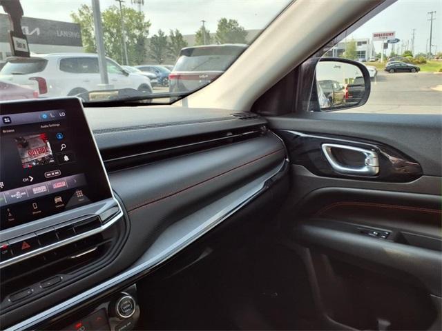 Photo of 2022 Laser Blue Jeep Compass