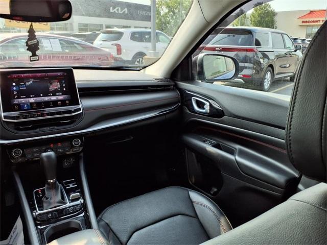 Photo of 2022 Laser Blue Jeep Compass