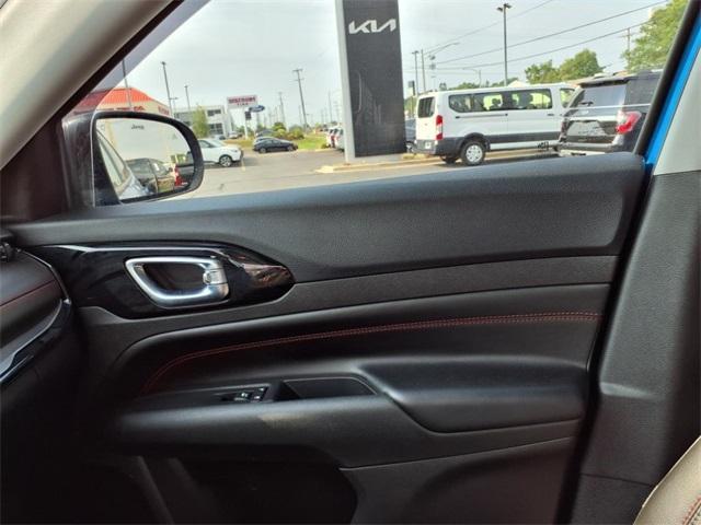 Photo of 2022 Laser Blue Jeep Compass