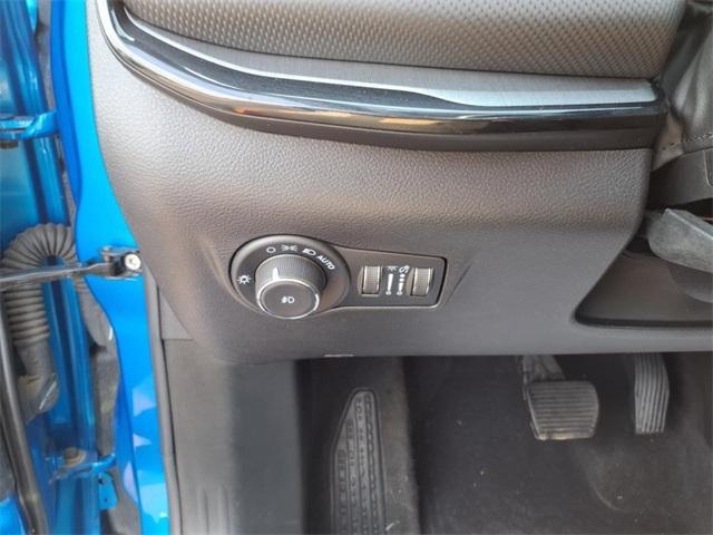 Photo of 2022 Laser Blue Jeep Compass