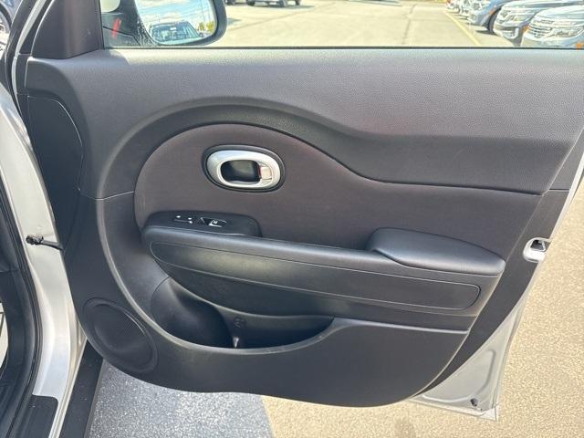 Photo of 2018 Bright Silver Kia Soul