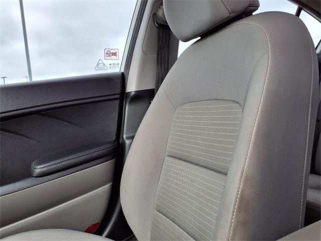 Photo of 2016 Snow White Pearl Kia Forte