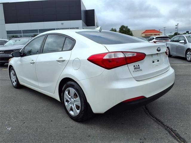Photo of 2016 Snow White Pearl Kia Forte