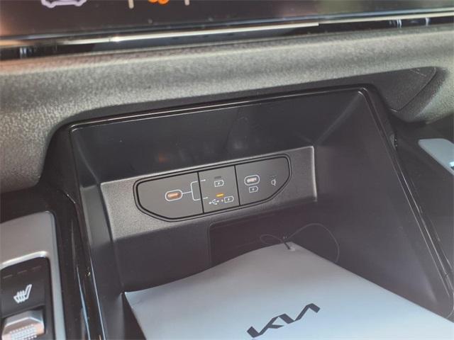 Photo of 2025 Jungle Green Kia Sorento