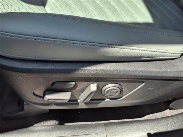 Photo of 2025 Jungle Green Kia Sorento
