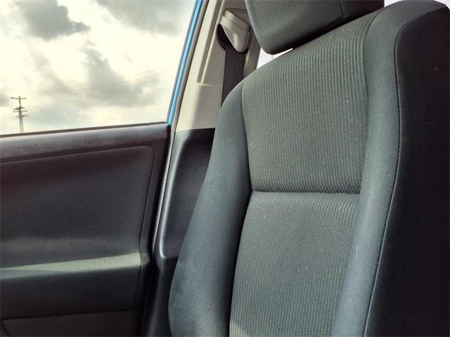 Photo of 2018 Blue Toyota RAV4