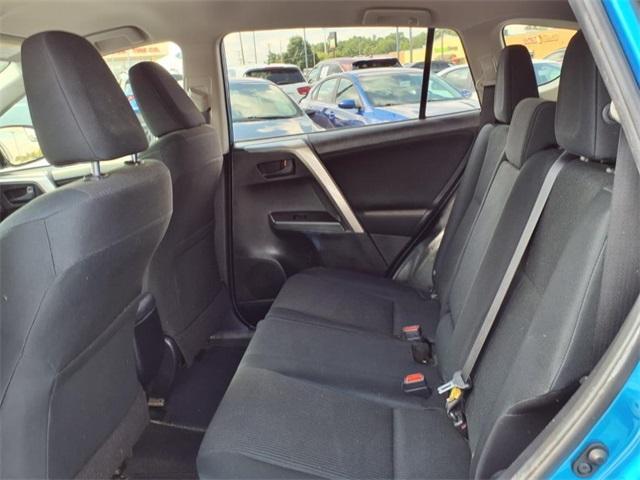 Photo of 2018 Blue Toyota RAV4