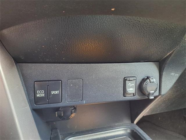 Photo of 2018 Blue Toyota RAV4