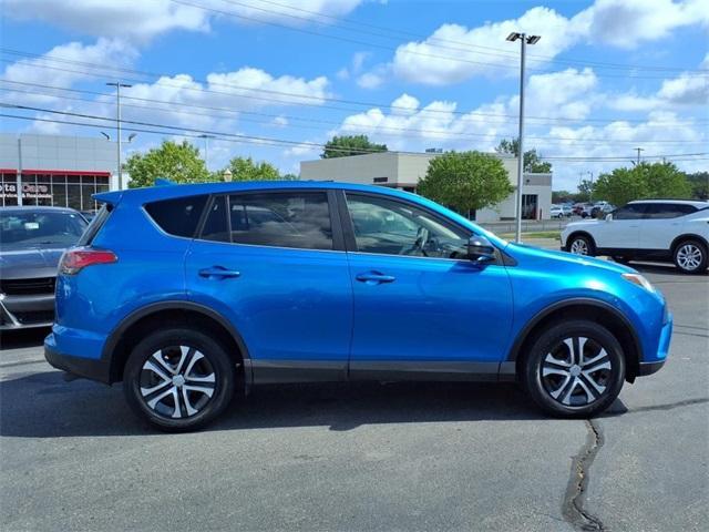 Photo of 2018 Blue Toyota RAV4