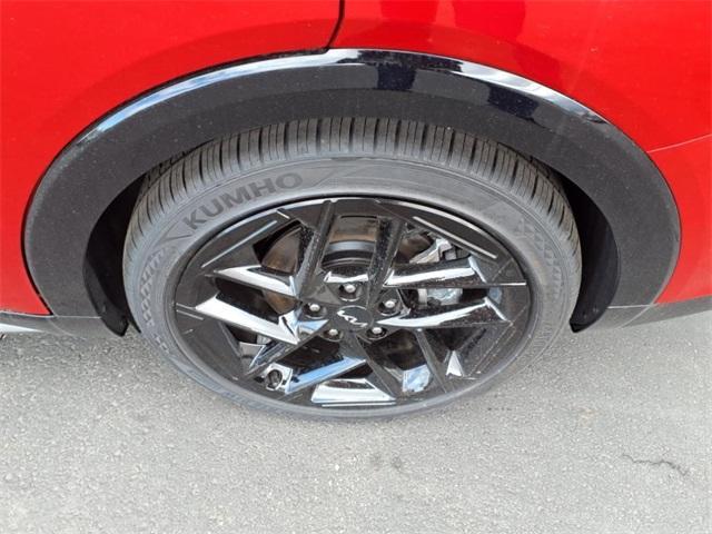 Photo of 2025 Currant Red Kia K4