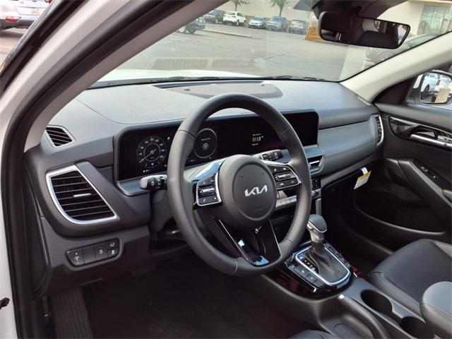 Photo of 2026 Snow White Pearl Kia Seltos