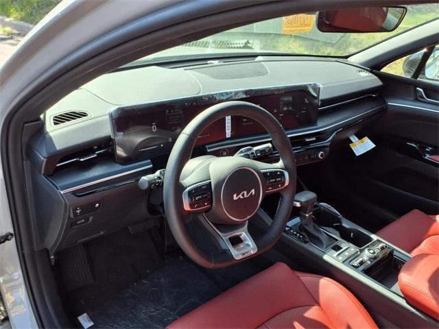 Photo of 2025 Wolf Gray Kia K5
