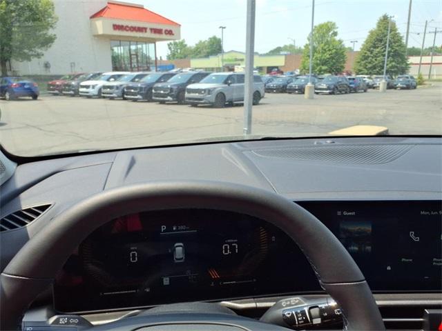 Photo of 2026 Gray Metallic Kia Sportage