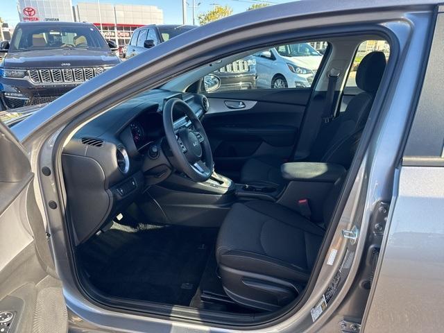 Photo of 2023 Steel Gray Kia Forte