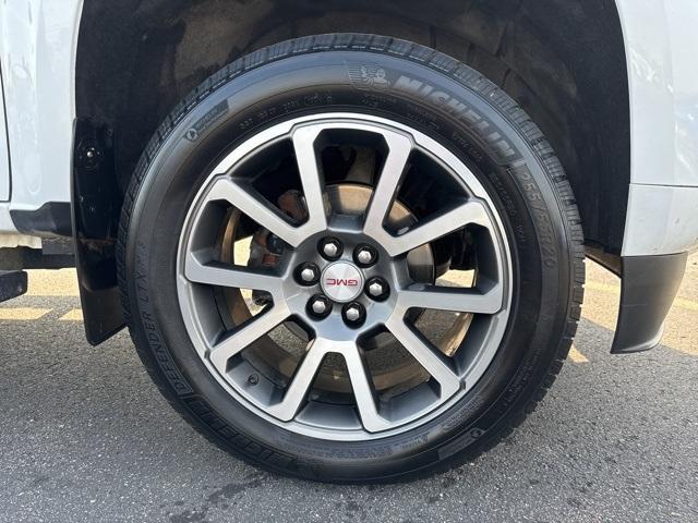 Photo of 2022 Summit White GMC Canyon