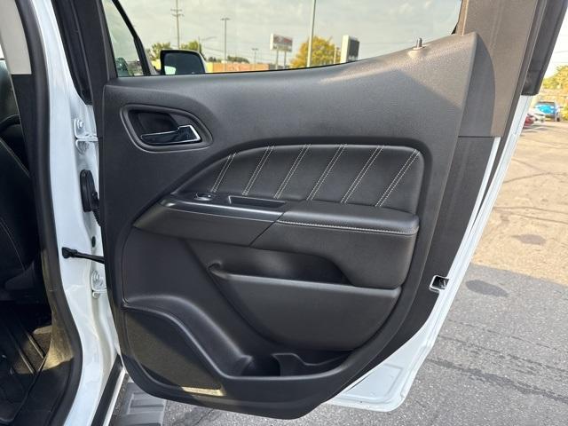 Photo of 2022 Summit White GMC Canyon