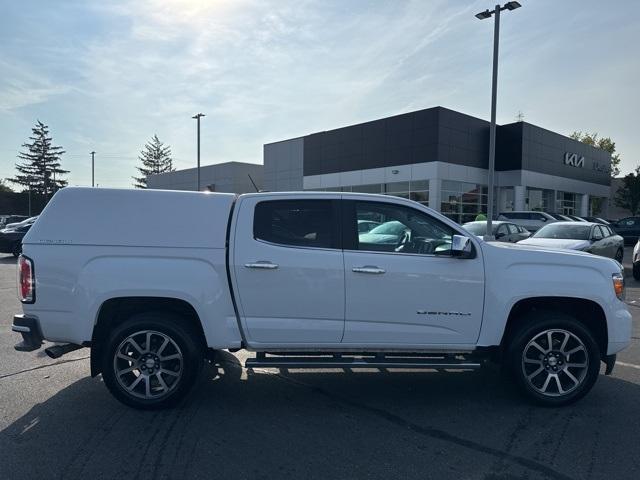 Photo of 2022 Summit White GMC Canyon