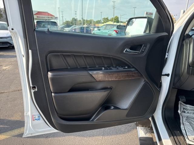 Photo of 2022 Summit White GMC Canyon