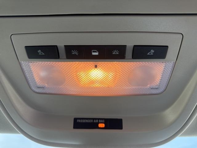 Photo of 2022 Summit White GMC Canyon