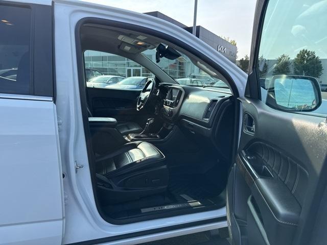 Photo of 2022 Summit White GMC Canyon