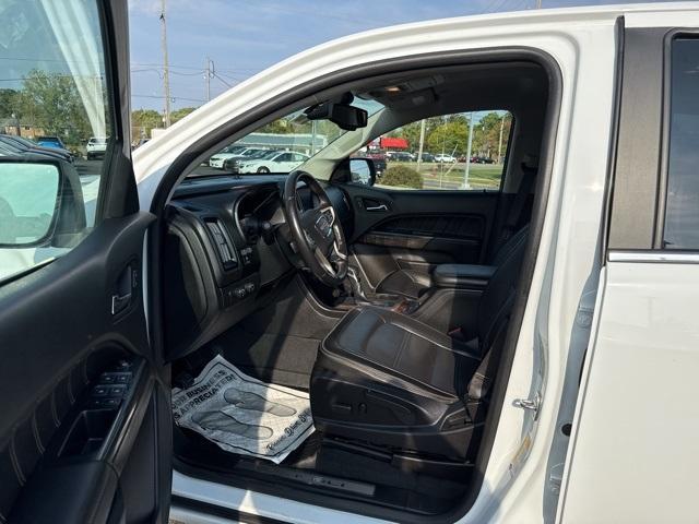Photo of 2022 Summit White GMC Canyon
