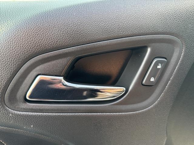 Photo of 2022 Summit White GMC Canyon