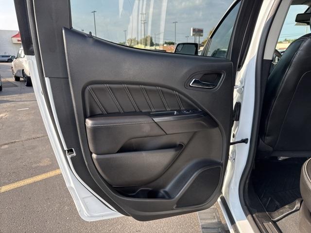 Photo of 2022 Summit White GMC Canyon