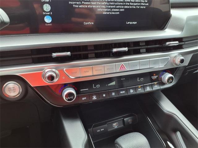 Photo of 2025 Ebony Black Kia Telluride
